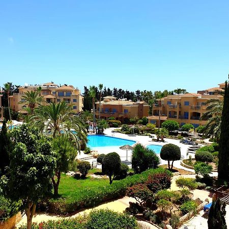 Comfortable 2 Bedroom Apartment In Popular Limnaria Gardens Paphos Exterior foto