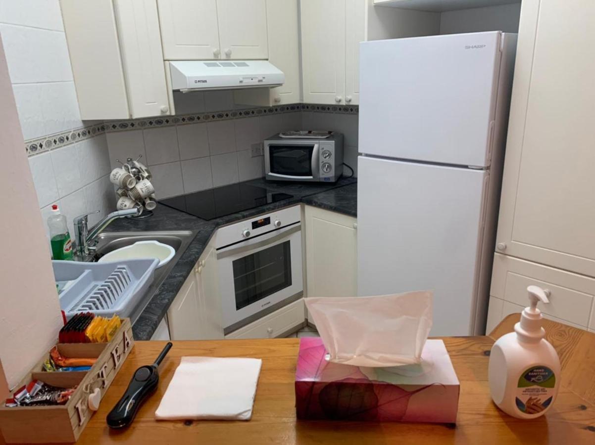 Comfortable 2 Bedroom Apartment In Popular Limnaria Gardens Paphos Exterior foto