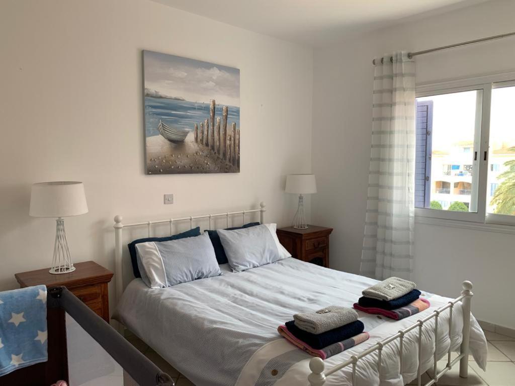 Comfortable 2 Bedroom Apartment In Popular Limnaria Gardens Paphos Exterior foto